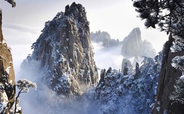 小马丁：我们一开始防得好 但克莱进状态后防守没续上&失控了